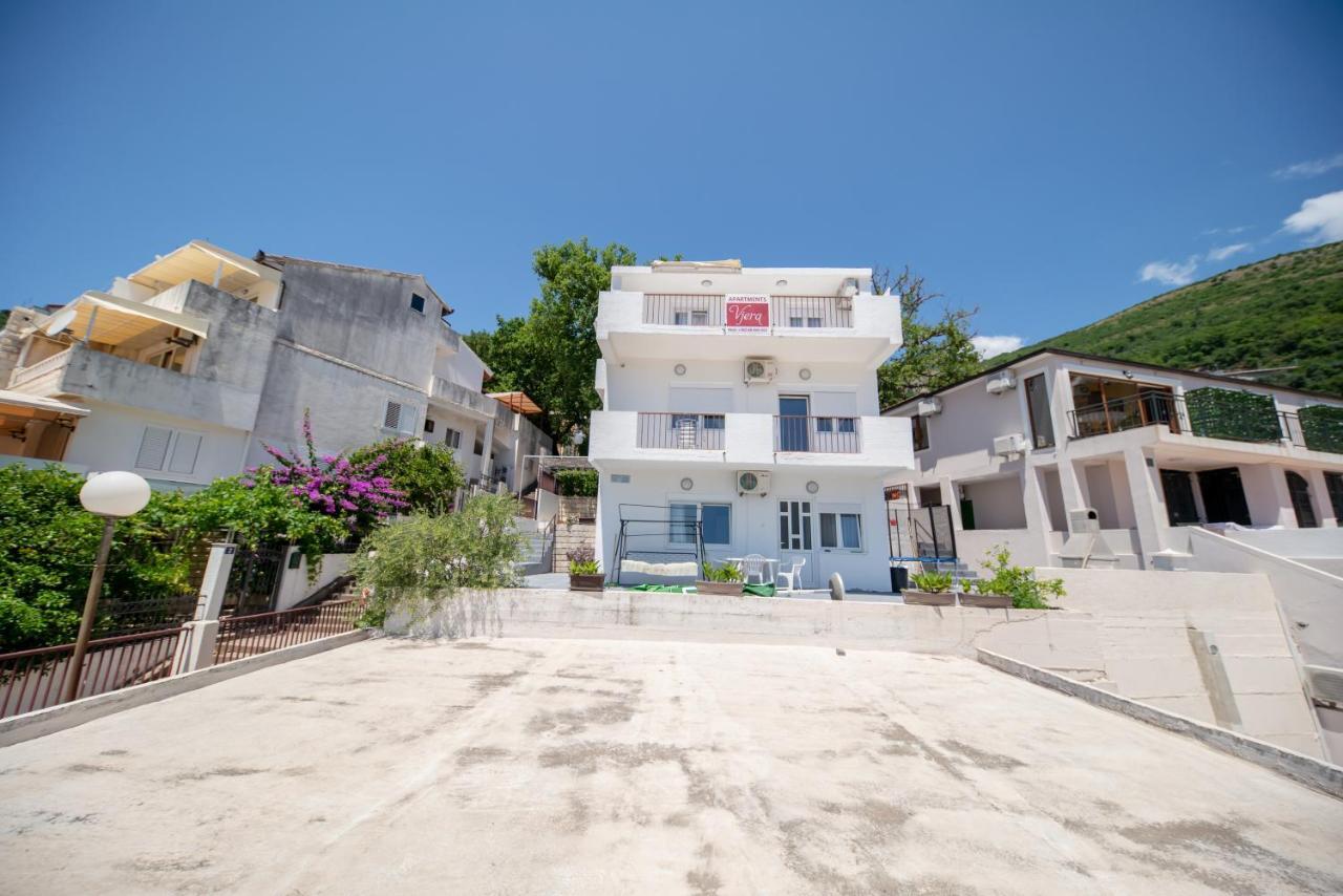 Apartments Vjera Petrovac Exteriör bild