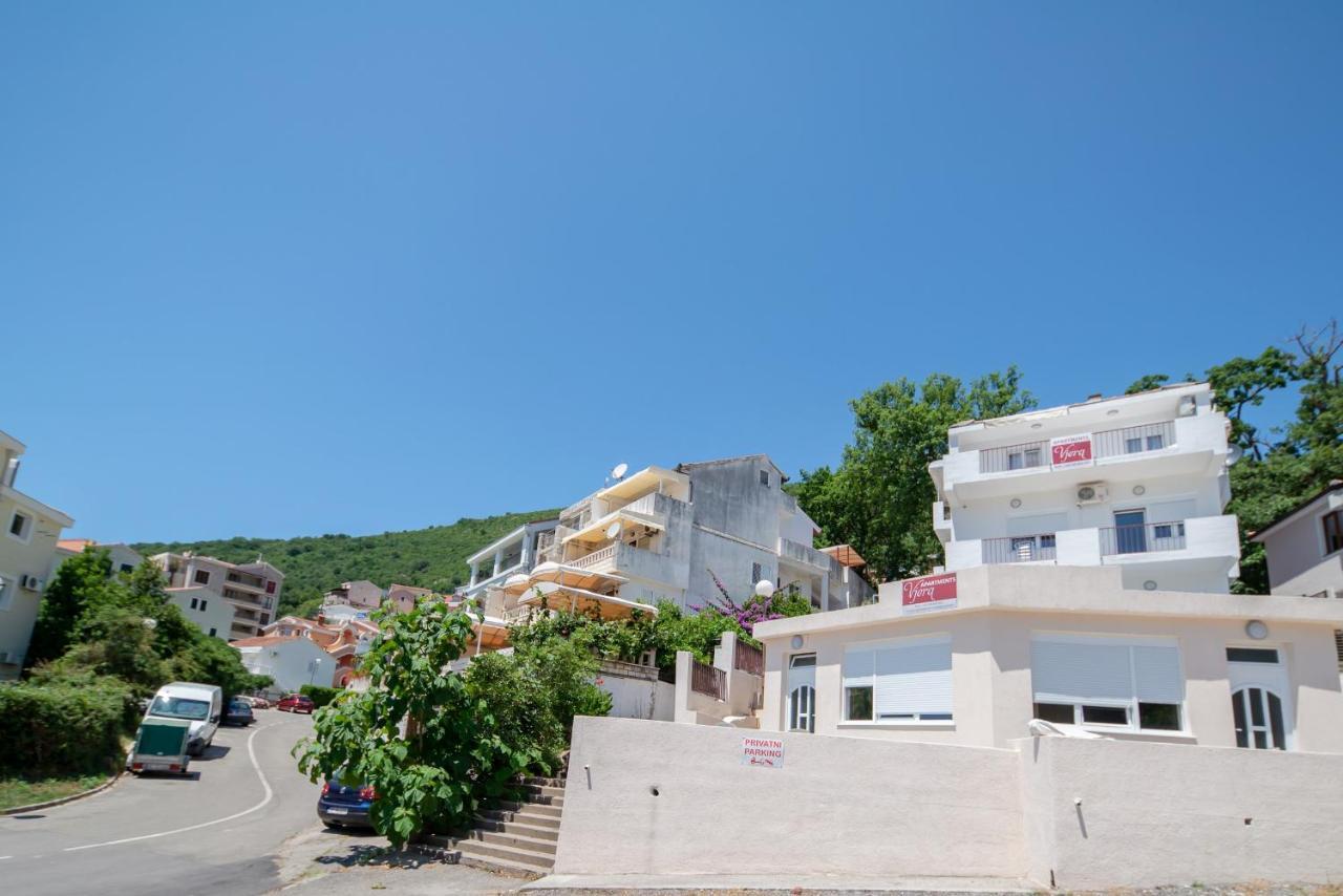 Apartments Vjera Petrovac Exteriör bild