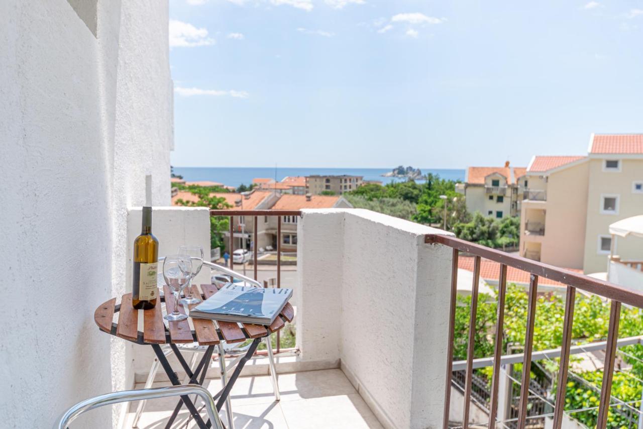 Apartments Vjera Petrovac Exteriör bild