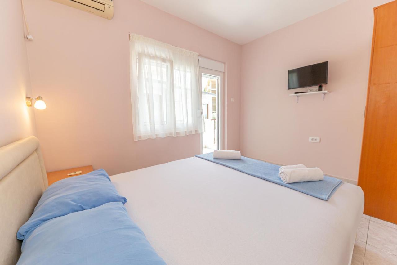 Apartments Vjera Petrovac Exteriör bild