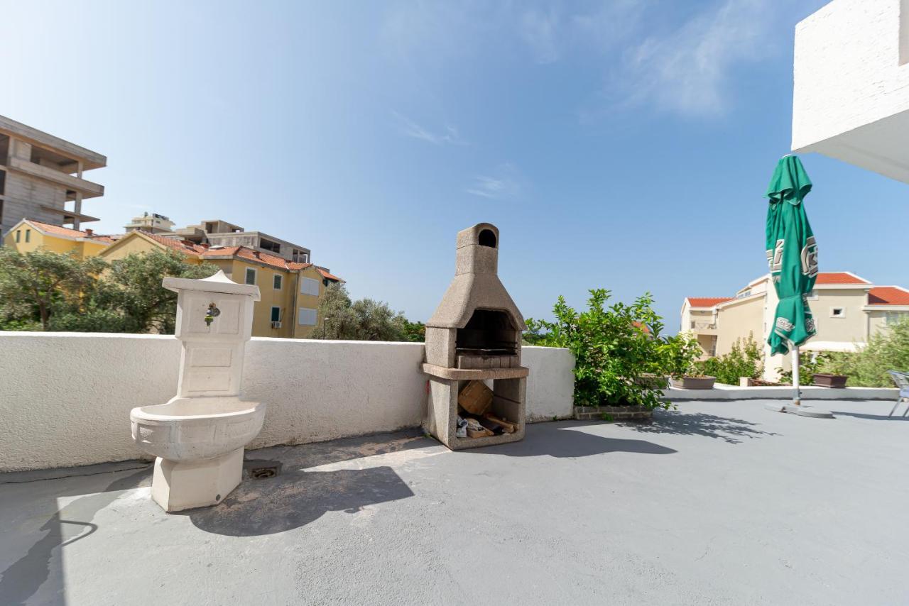 Apartments Vjera Petrovac Exteriör bild