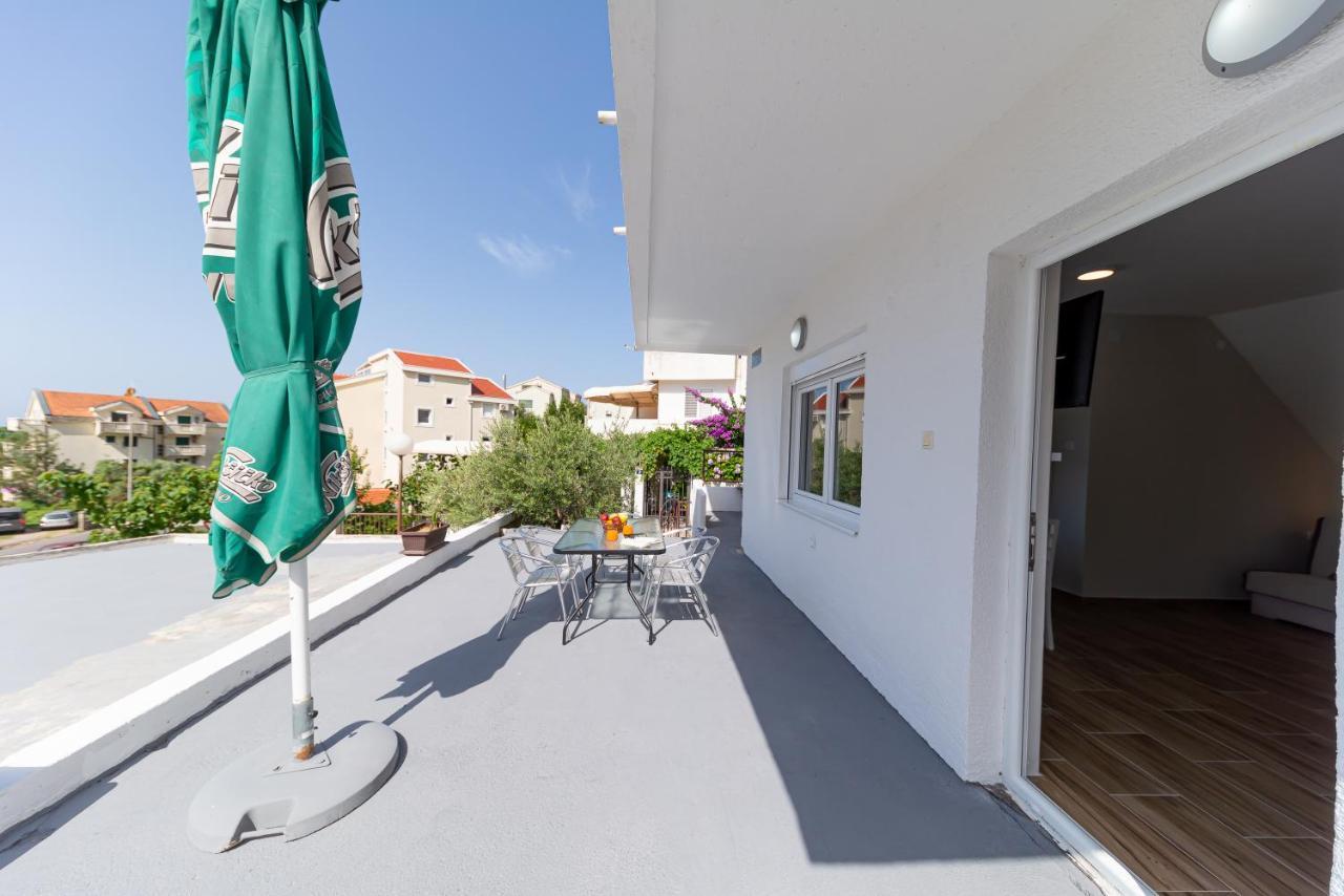 Apartments Vjera Petrovac Exteriör bild