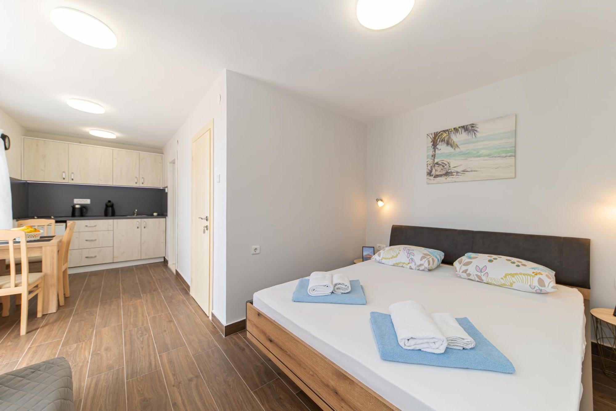 Apartments Vjera Petrovac Exteriör bild