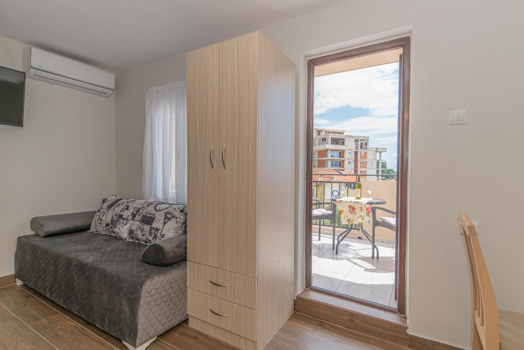Apartments Vjera Petrovac Exteriör bild
