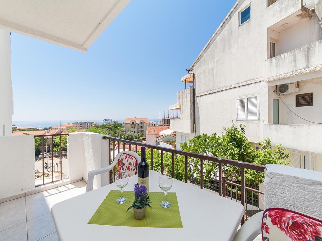 Apartments Vjera Petrovac Exteriör bild