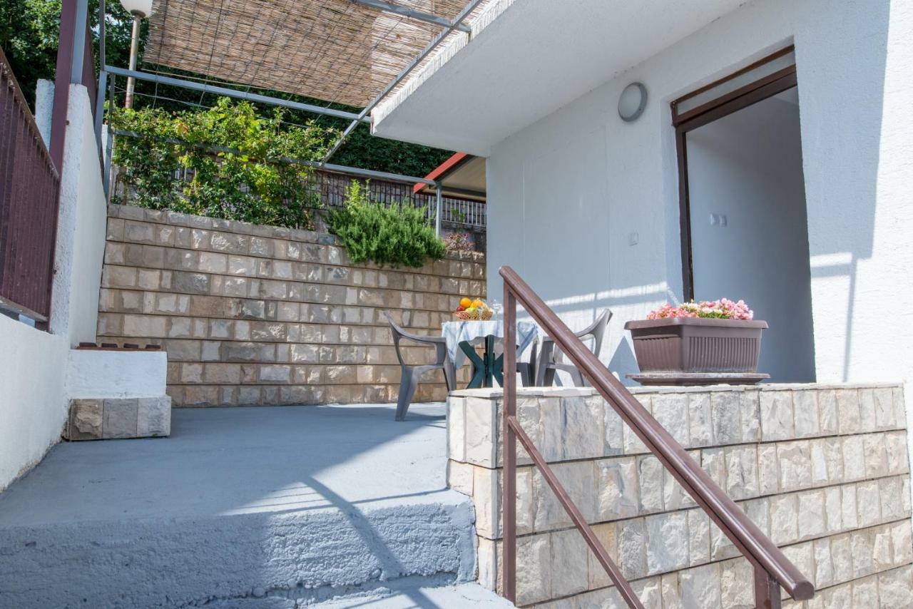 Apartments Vjera Petrovac Exteriör bild